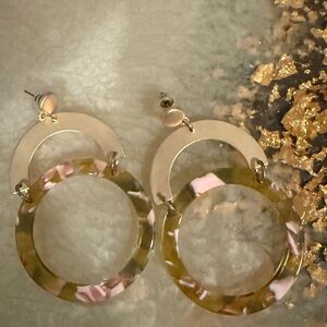 Universal Thread Marbled Gold Dangle Earrings